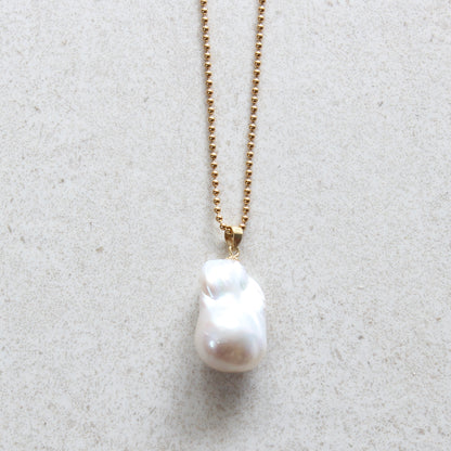 Mother of Pearls - Necklace