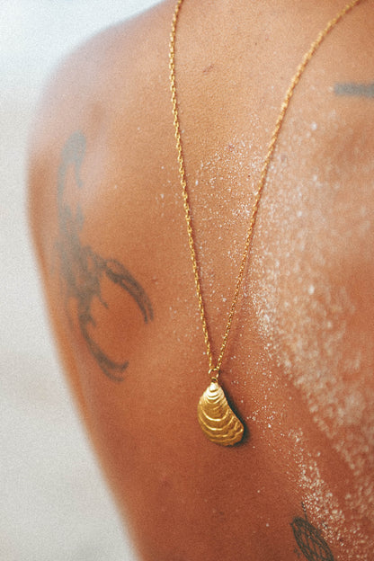The World Is Your Oyster - Necklace